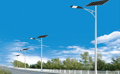 农村道路装库尔勒太阳能路灯选多大瓦数实测